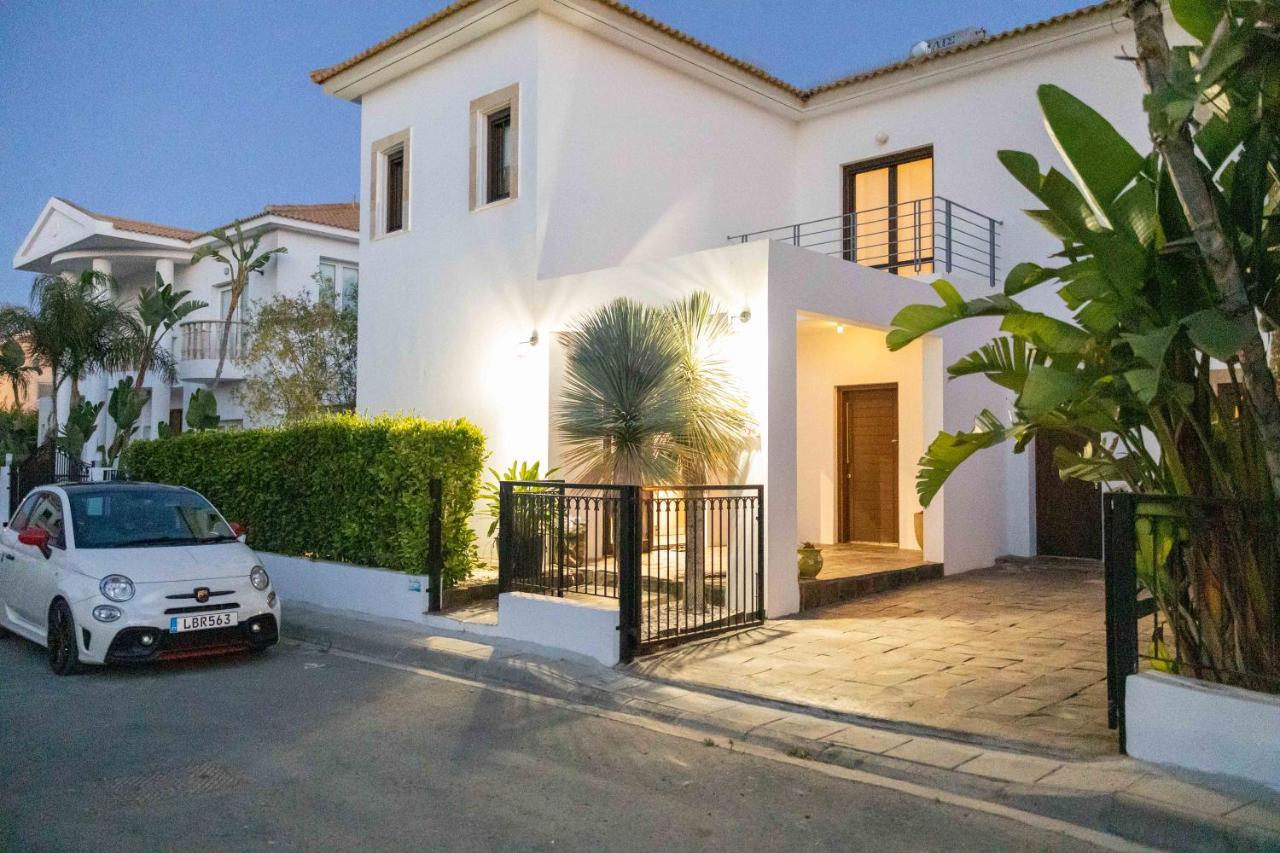 Villa Balinese Agia Napa Exterior foto